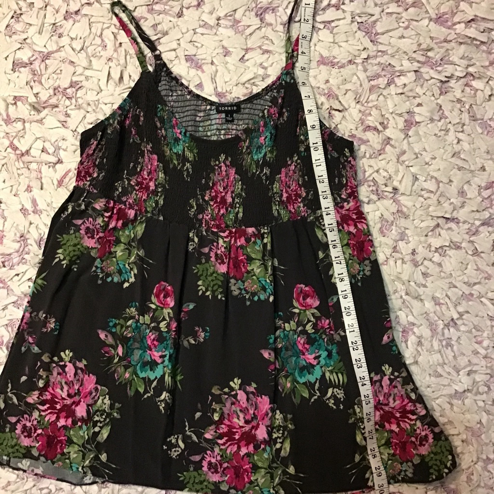 Women's Torrid Black Pink Floral Smocked Camisole Tank Top Plus Size 1X - Picture 8 of 9